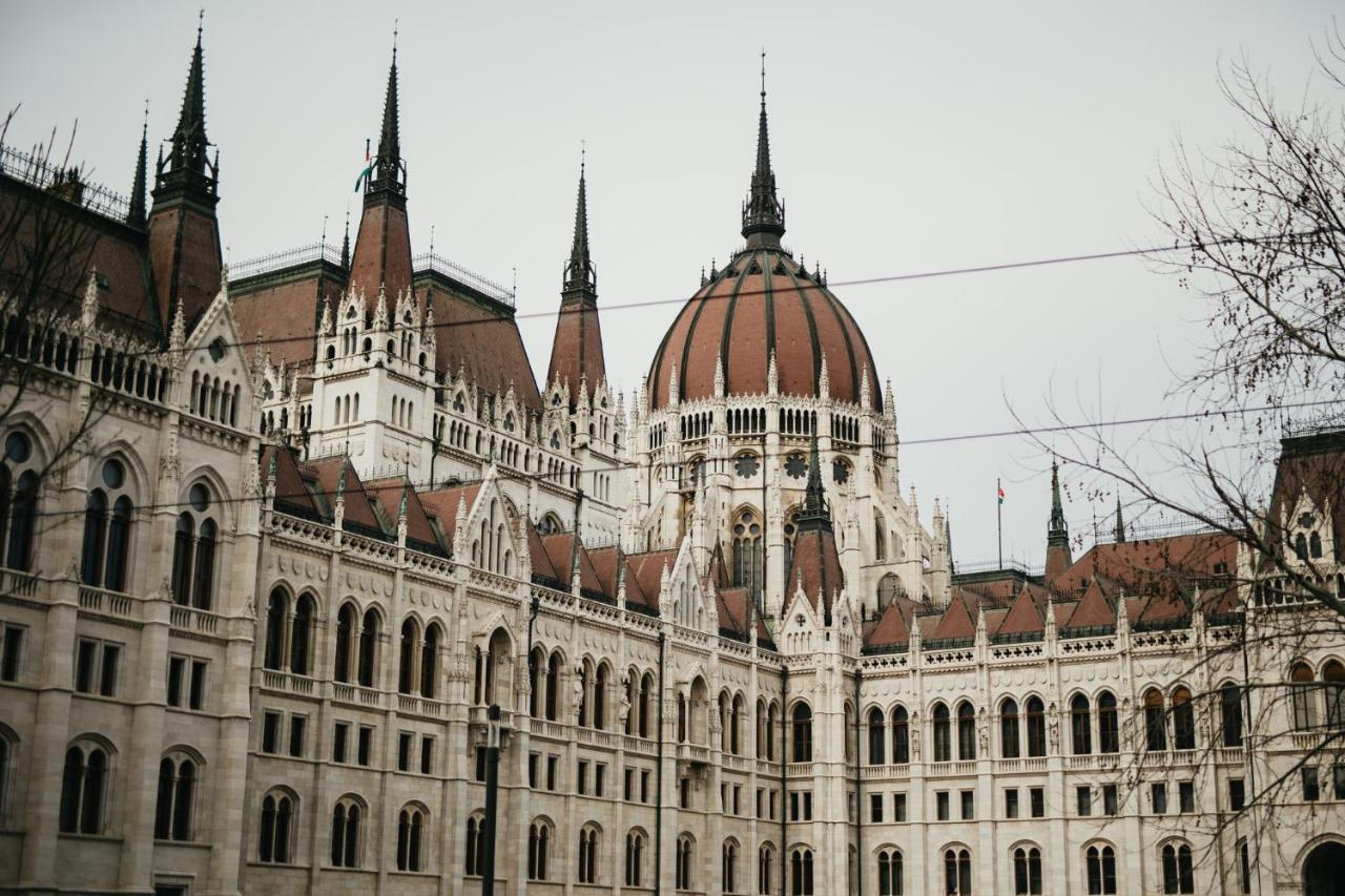 Parliament Exclusive Gallery *