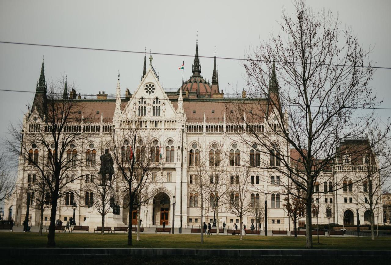Parliament Exclusive Gallery * Budapest